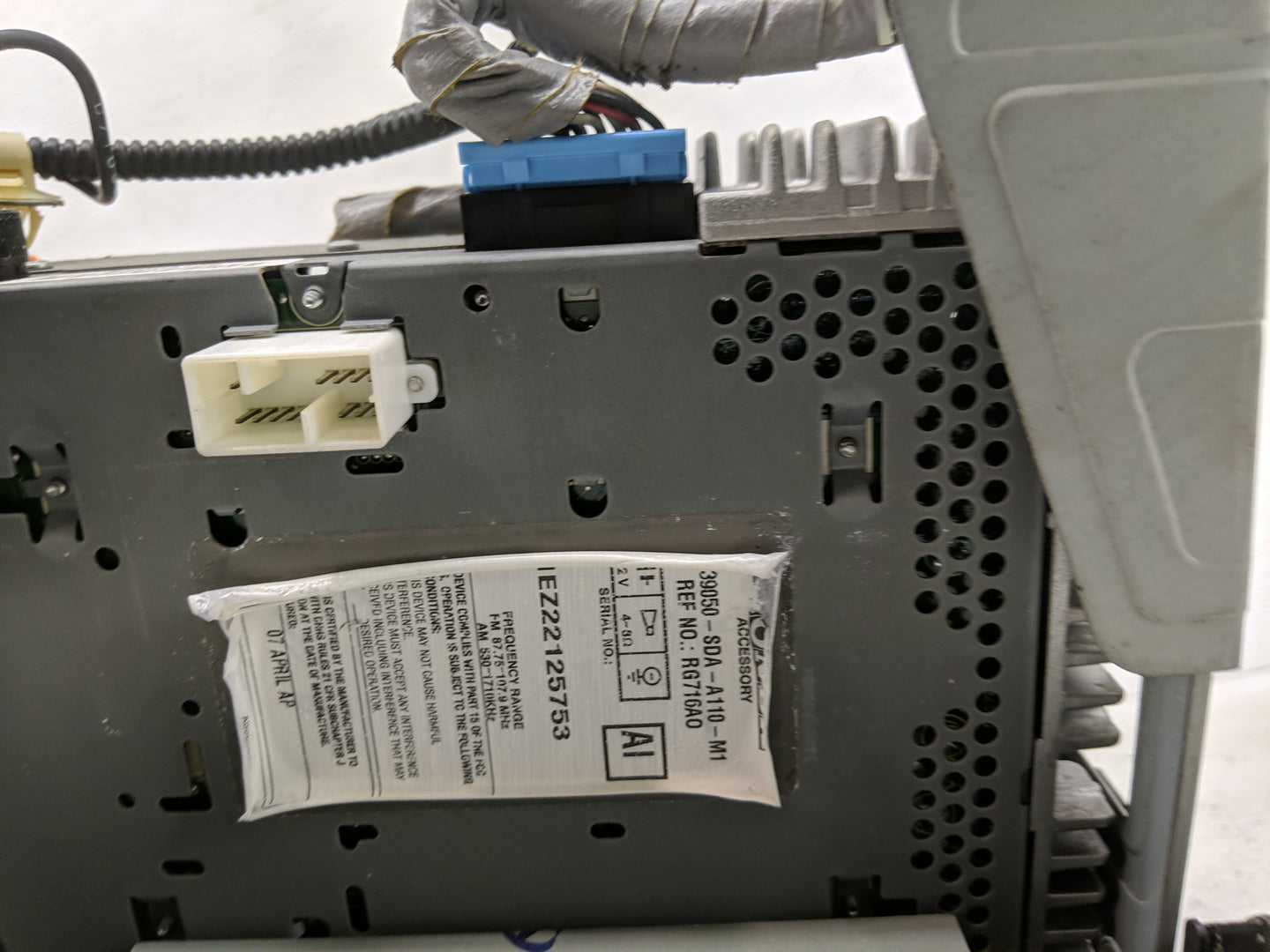 2006-2007 Honda Accord Radio AM FM Cd Player Receiver Replacement P/N:39050-SDA-A110-M1 Fits Fits 2006 2007 OEM Used Auto Pa