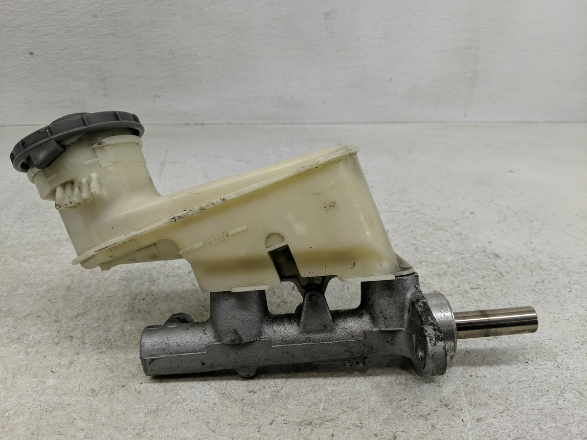 2003-2007 Honda Accord Brake Master Cylinder 1276458 - Oemusedautoparts1.com