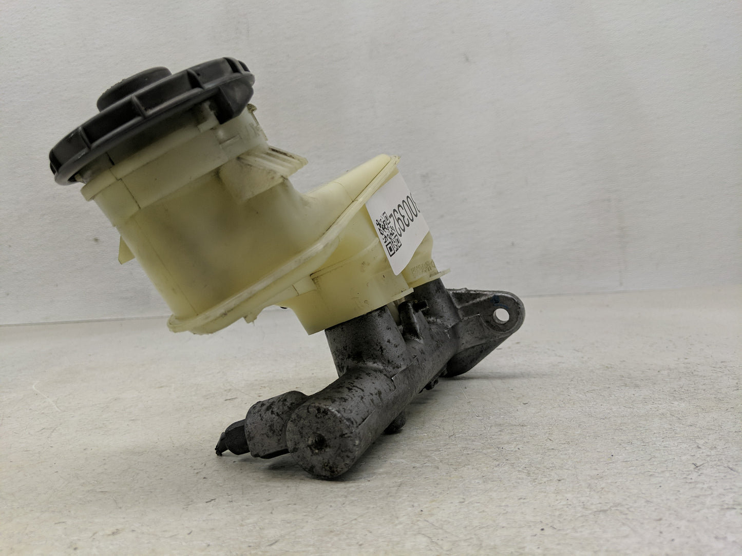 2005-2007 Honda Accord Brake Master Cylinder 1300392 - Oemusedautoparts1.com