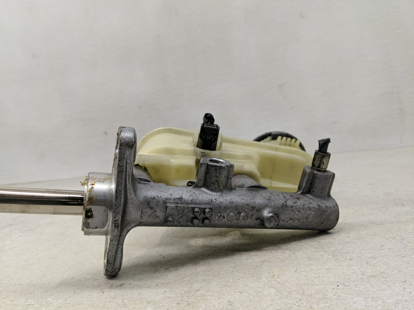 2005-2007 Honda Accord Brake Master Cylinder 1300392 - Oemusedautoparts1.com