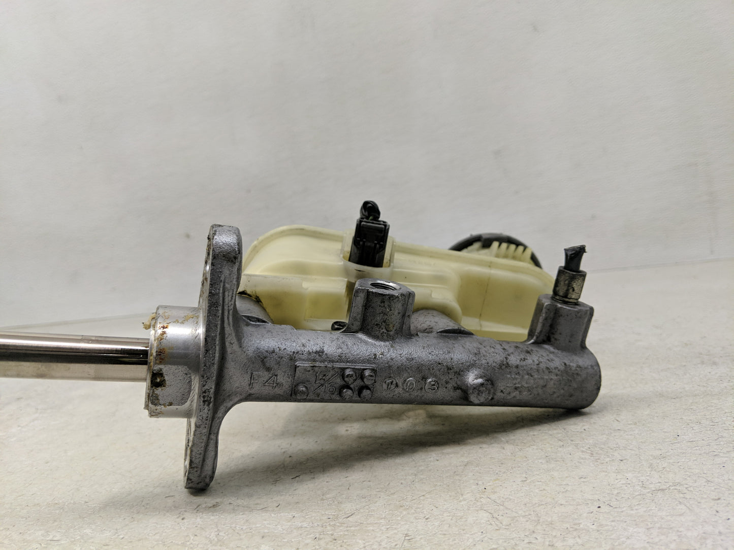 2005-2007 Honda Accord Brake Master Cylinder 1300392 - Oemusedautoparts1.com