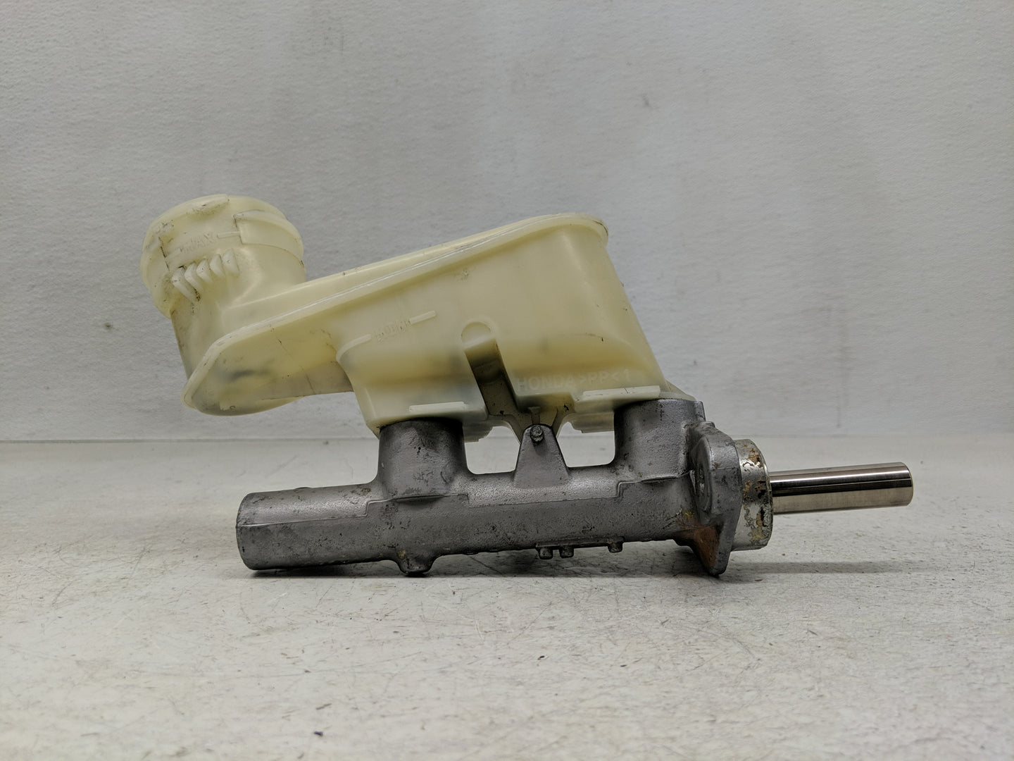 2005-2007 Honda Accord Brake Master Cylinder - Oemusedautoparts1.com