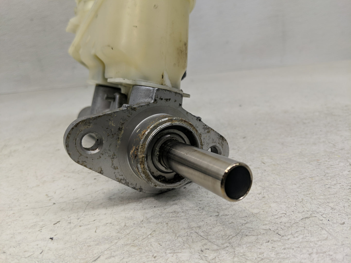 2005-2007 Honda Accord Brake Master Cylinder - Oemusedautoparts1.com