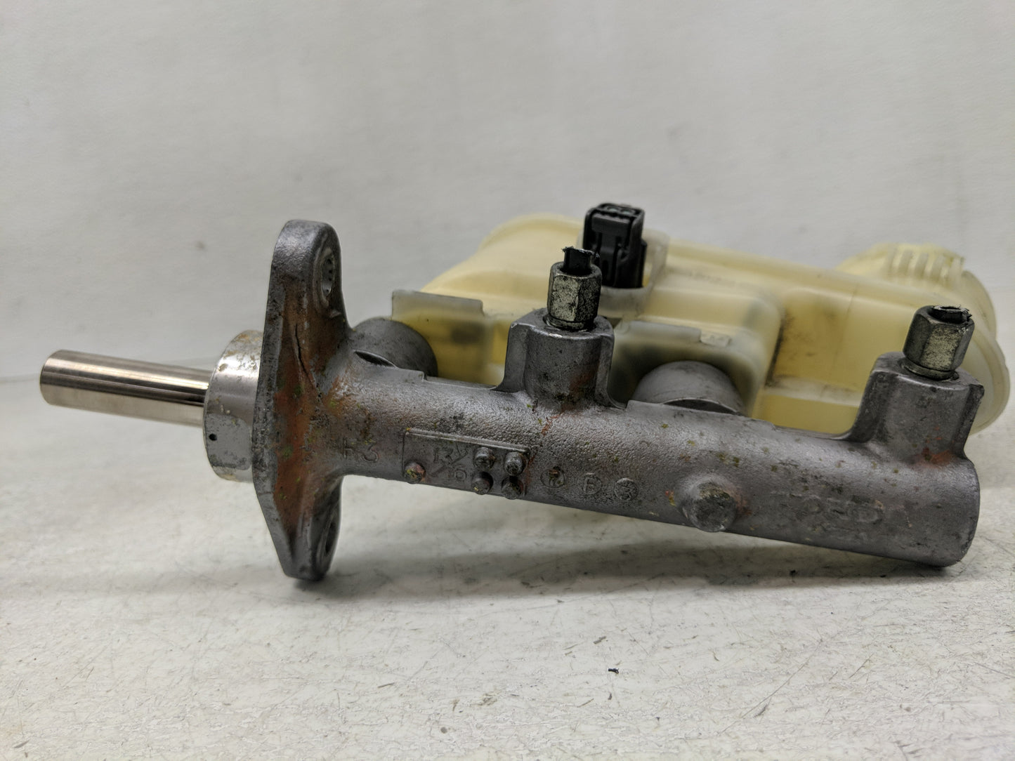 2005-2007 Honda Accord Brake Master Cylinder - Oemusedautoparts1.com