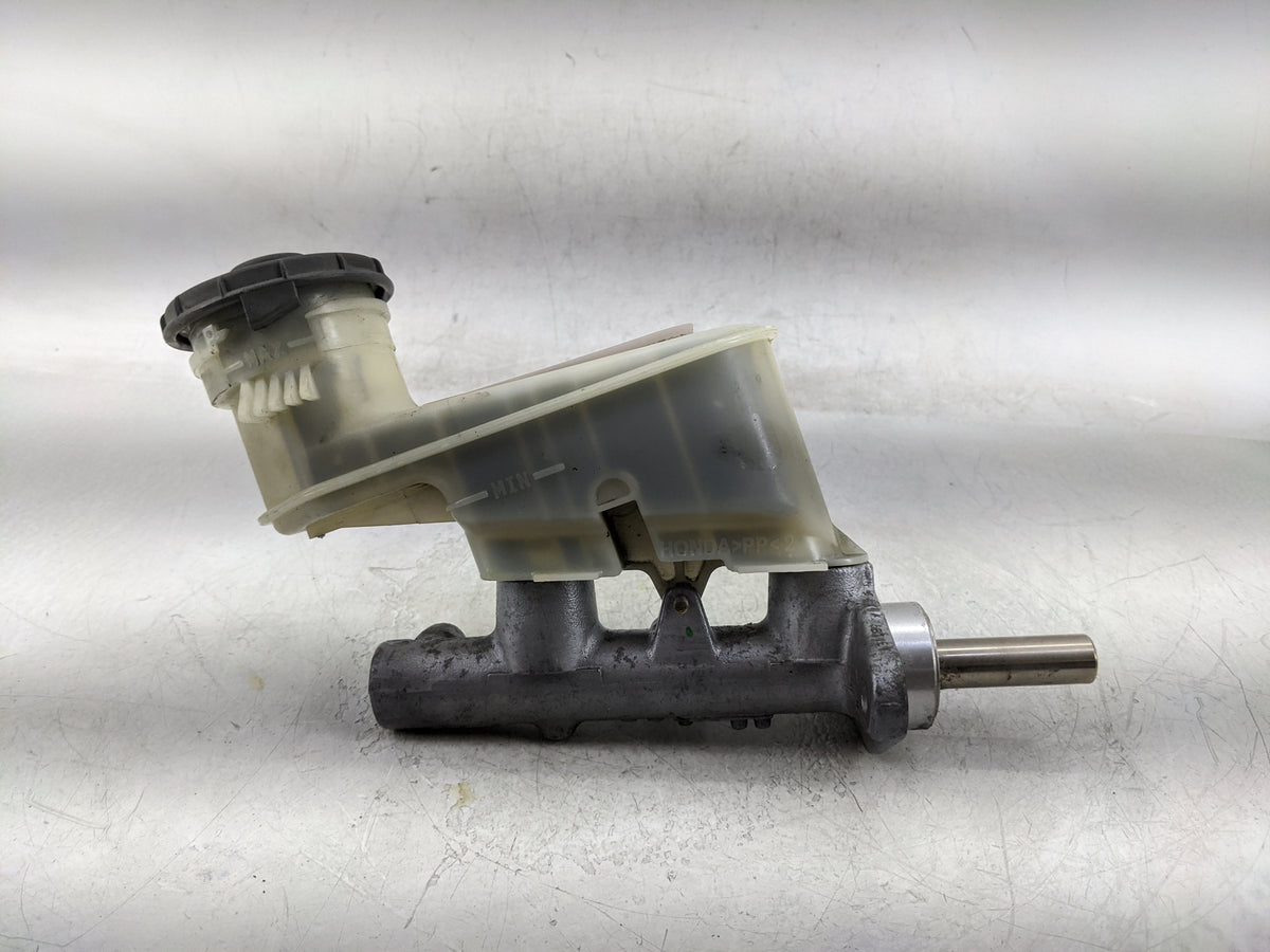 2003-2007 Honda Accord Brake Master Cylinder 1376828 - Oemusedautoparts1.com