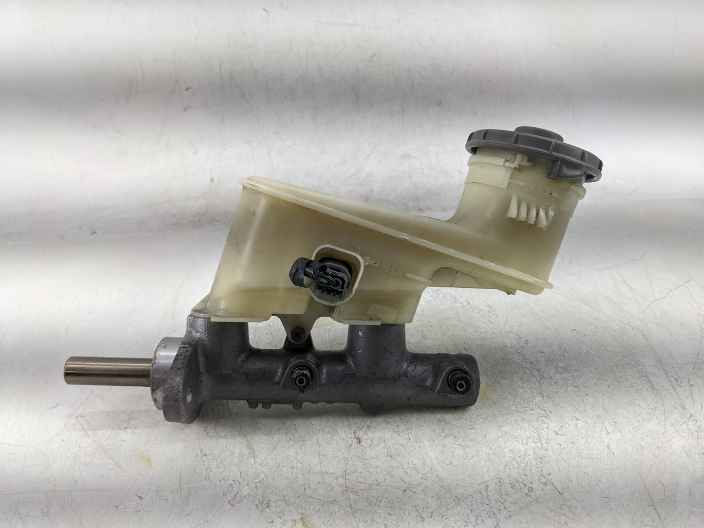 2003-2007 Honda Accord Brake Master Cylinder 1376828 - Oemusedautoparts1.com