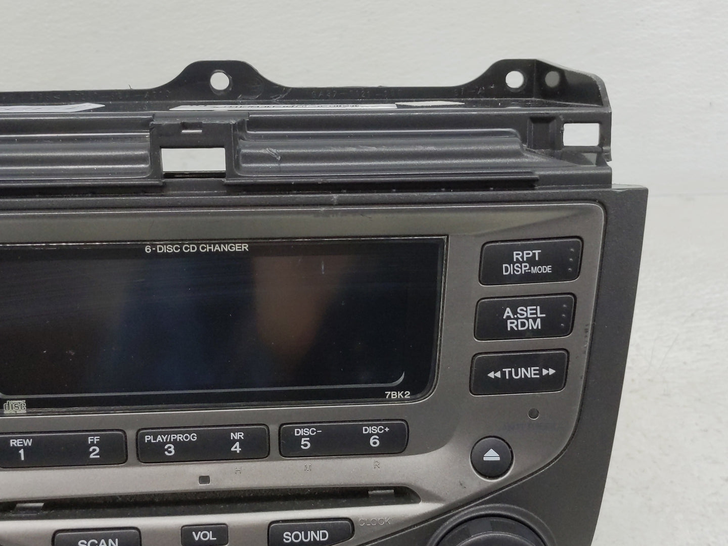 2004-2007 Honda Accord Radio AM FM Cd Player Receiver Replacement P/N:39175-SDA-L120-M2 Fits Fits 2004 2005 2006 2007 OEM Us
