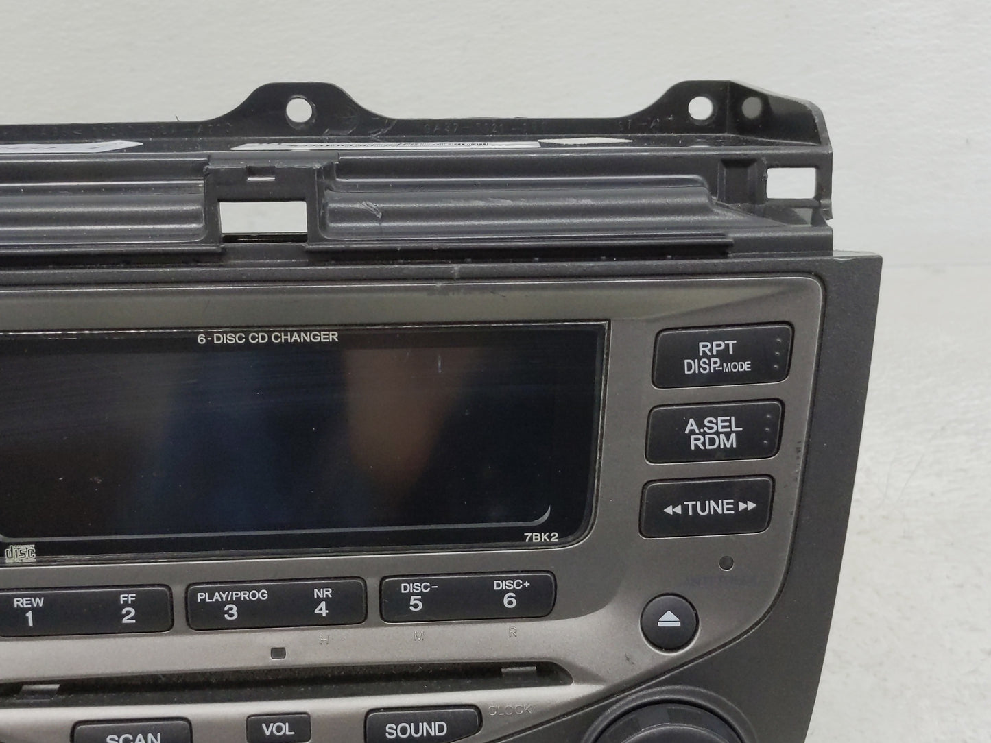 2004-2007 Honda Accord Radio AM FM Cd Player Receiver Replacement P/N:39175-SDA-L120-M2 Fits Fits 2004 2005 2006 2007 OEM Us