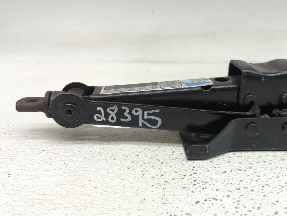 2007 Honda Accord Spare Scissor Car Jack 1415688 - Oemusedautoparts1.com