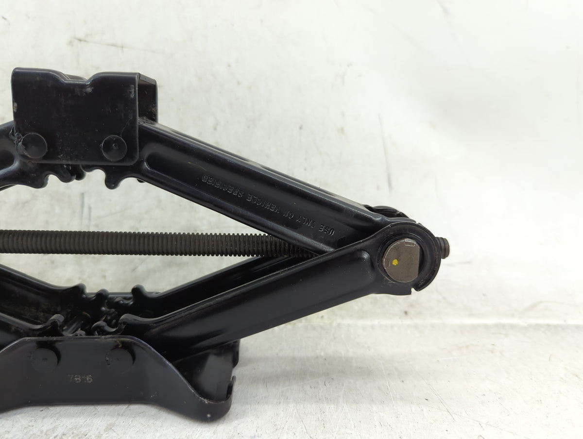 2007 Honda Accord Spare Scissor Car Jack 1431781 - Oemusedautoparts1.com