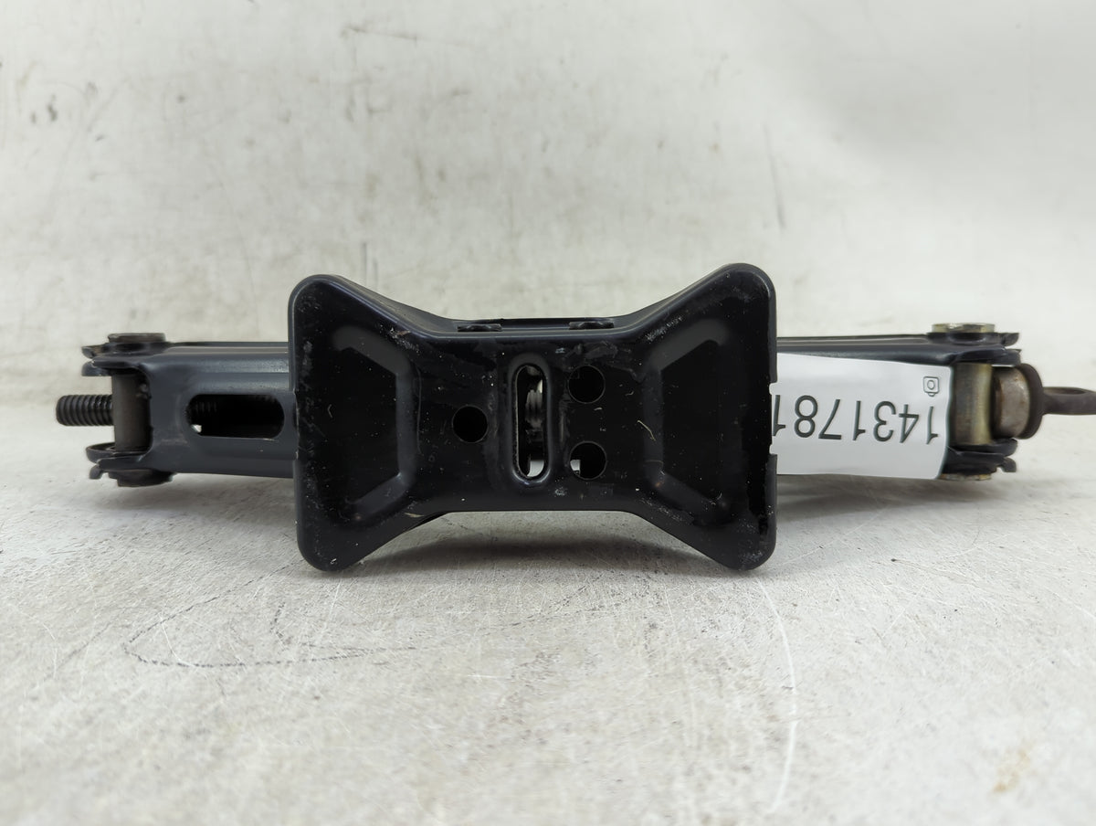 2007 Honda Accord Spare Scissor Car Jack 1431781 - Oemusedautoparts1.com