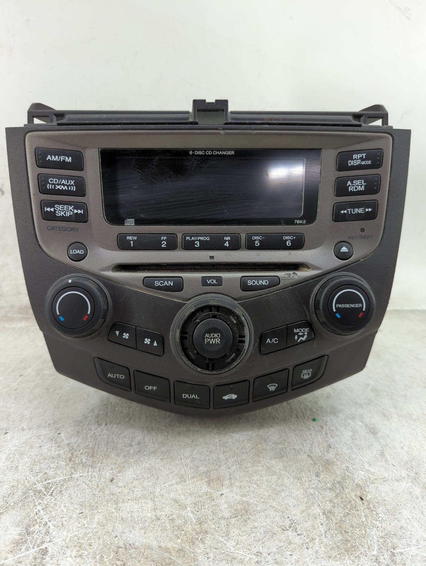 2007 Honda Accord Radio AM FM Cd Player Receiver Replacement Fits OEM Used Auto Parts - Oemusedautoparts1.com