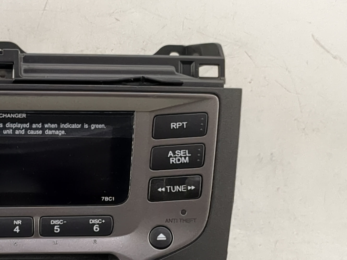 2003-2007 Honda Accord Radio AM FM Cd Player Receiver Replacement P/N:39175-SDA-A120-M2 CQ-EH1461Z Fits OEM Used Auto Parts 