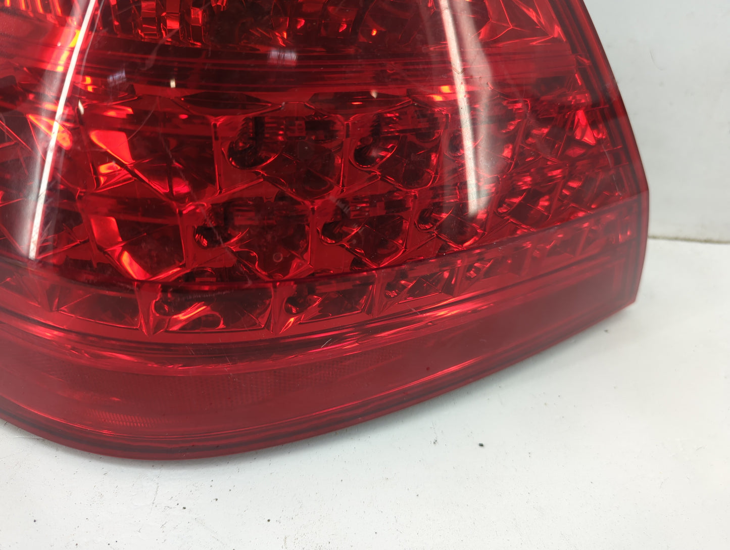 2006-2007 Honda Accord Passenger Right Side Deck Lid Mounted Tail Light - Oemusedautoparts1.com