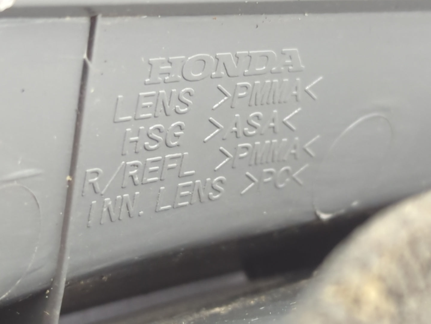 2006-2007 Honda Accord Passenger Right Side Deck Lid Mounted Tail Light - Oemusedautoparts1.com
