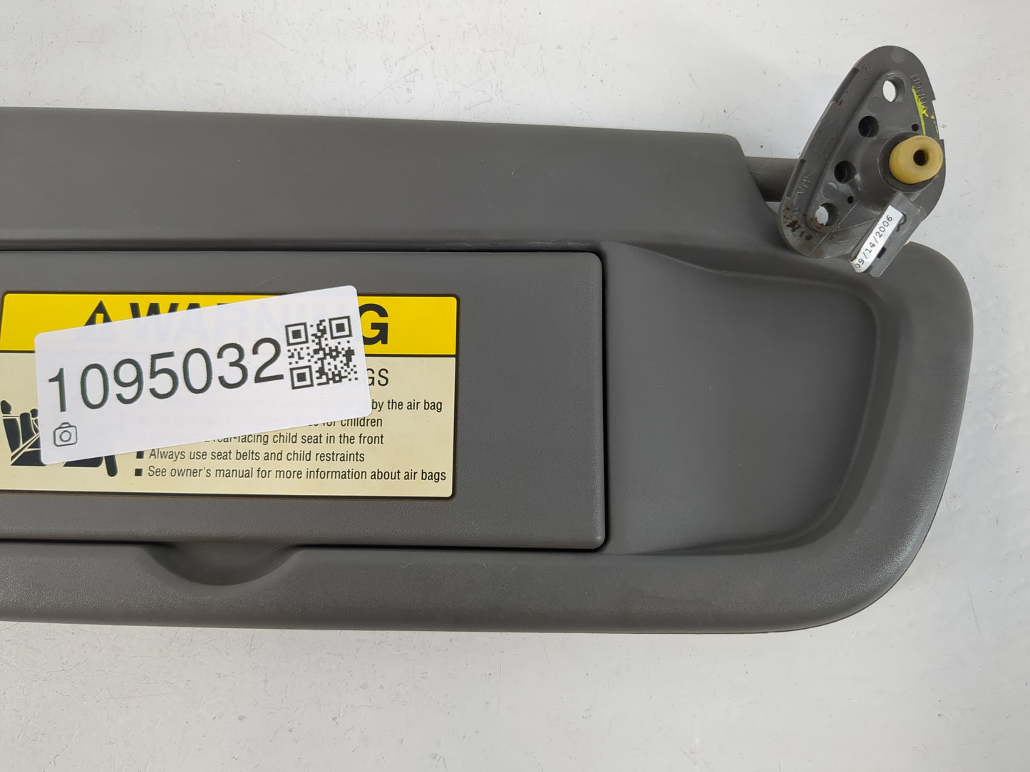 2006-2011 Honda Civic Sun Visor Shade Replacement Passenger Right Mirror Fits Fits 2006 2007 2008 2009 2010 2011 OEM Used Au