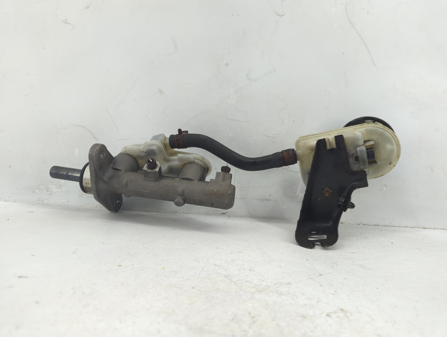 2006-2011 Honda Civic Brake Master Cylinder - Oemusedautoparts1.com