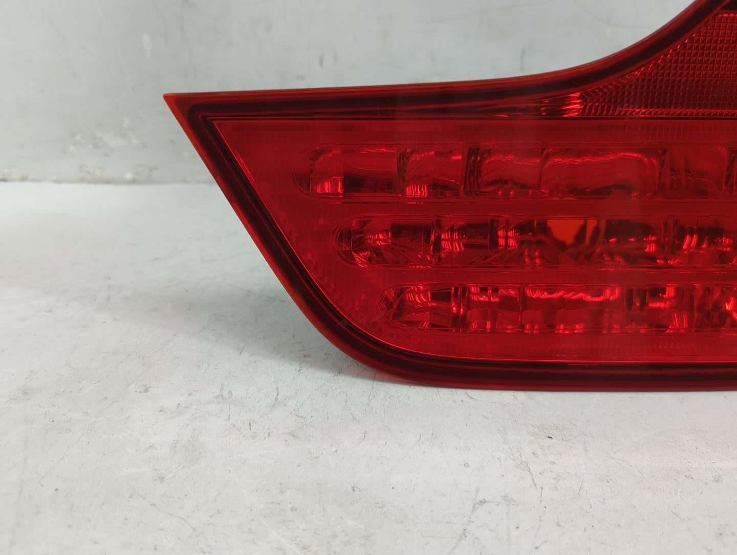 2006-2011 Honda Civic Tail Light Assembly Driver Left OEM Fits Fits 2006 2007 2008 2009 2010 2011 OEM Used Auto Parts - Oemu