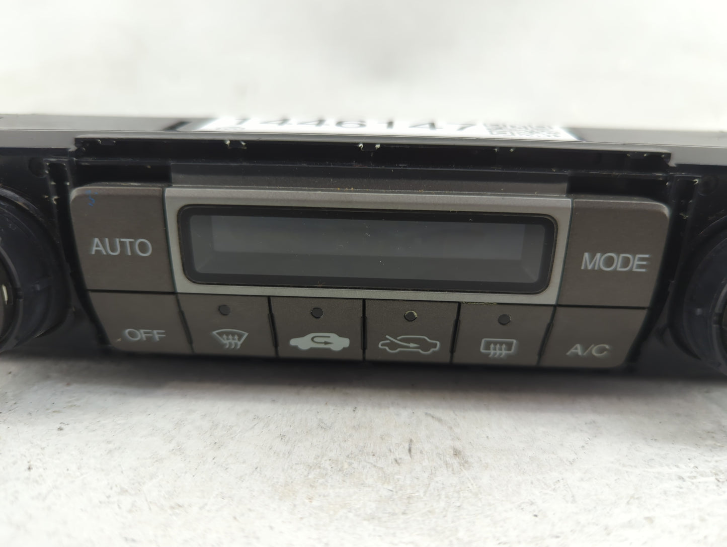 2006-2011 Honda Civic Climate Control Module Temperature AC/Heater Replacement P/N:SNC-A43 YR-334L Fits OEM Used Auto Parts 