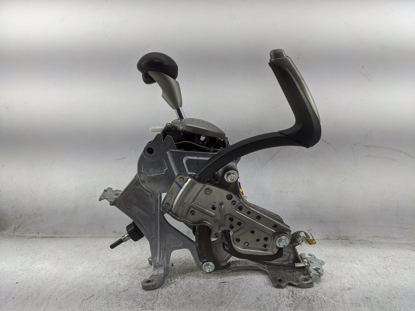 2007 Honda Civic Floor Console Assembly Shifter - Oemusedautoparts1.com