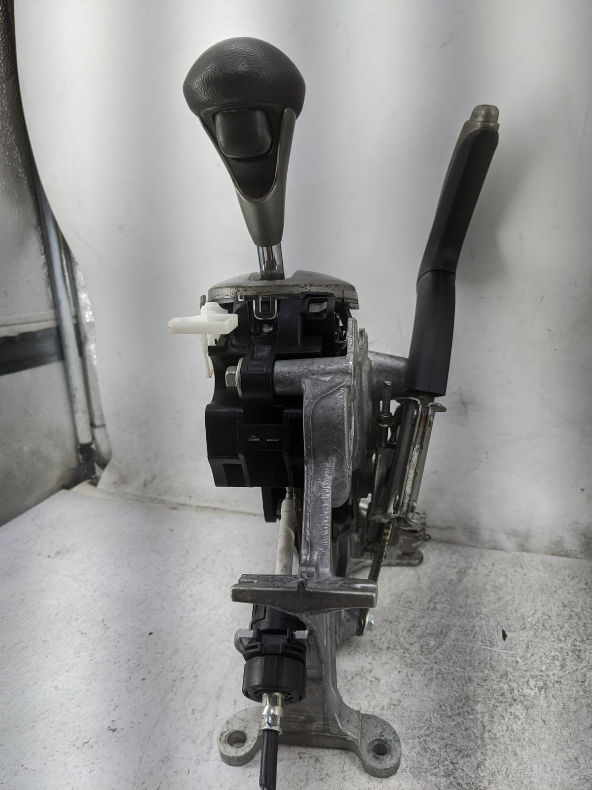 2007 Honda Civic Floor Console Assembly Shifter - Oemusedautoparts1.com