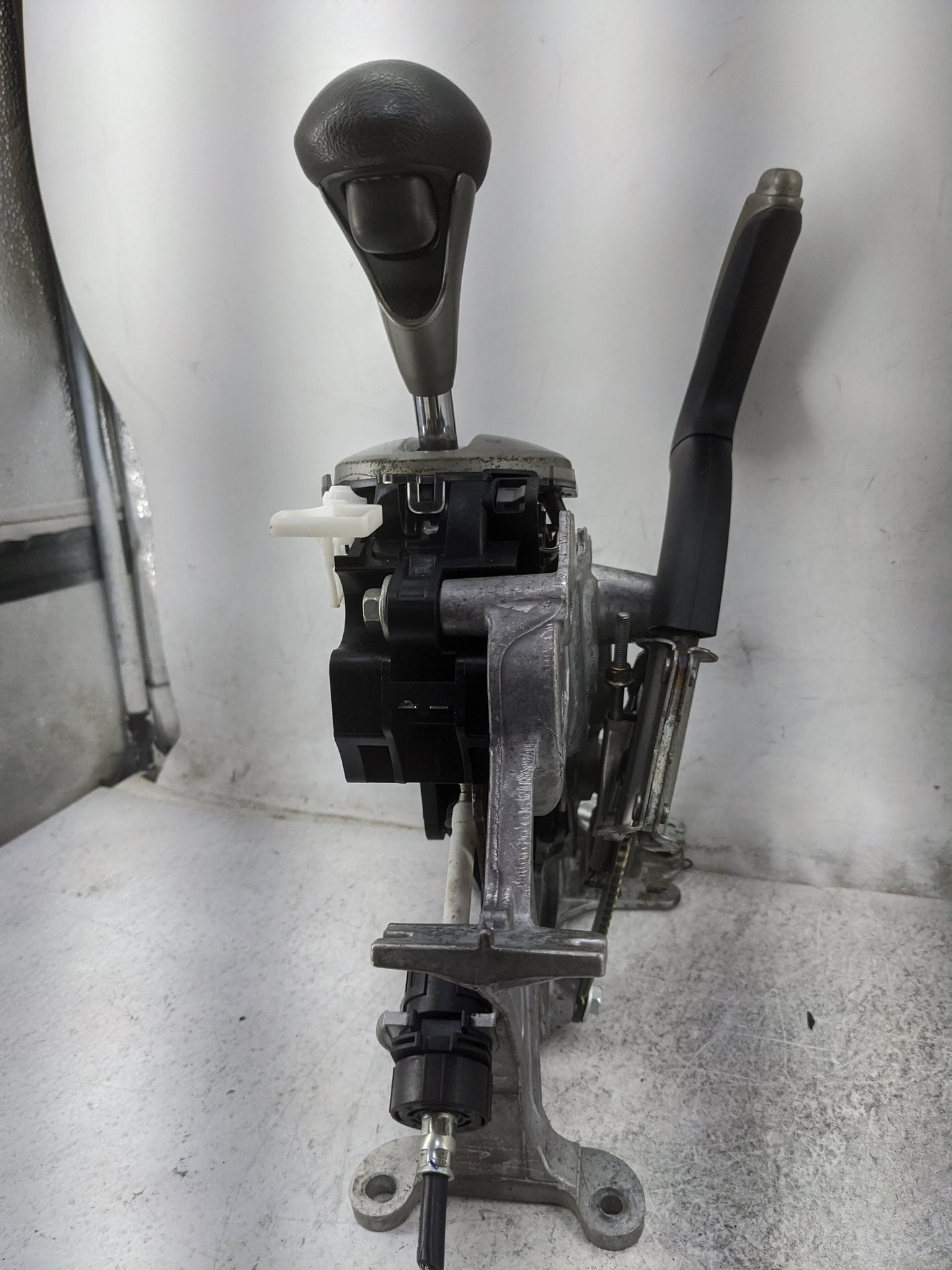 2007 Honda Civic Floor Console Assembly Shifter - Oemusedautoparts1.com