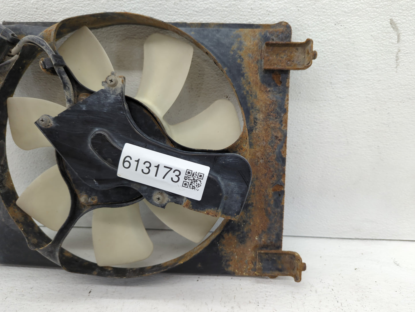 2006-2011 Honda Civic Left Radiator Fan Motor Assembly 613173 - Oemusedautoparts1.com