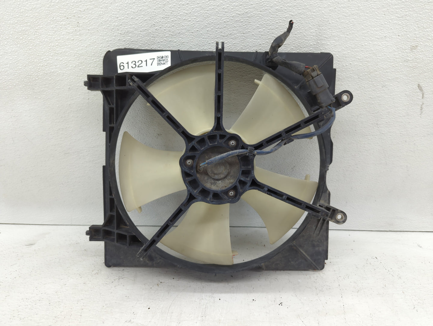 2006-2011 Honda Civic Left Radiator Fan Motor Assembly 613217 - Oemusedautoparts1.com