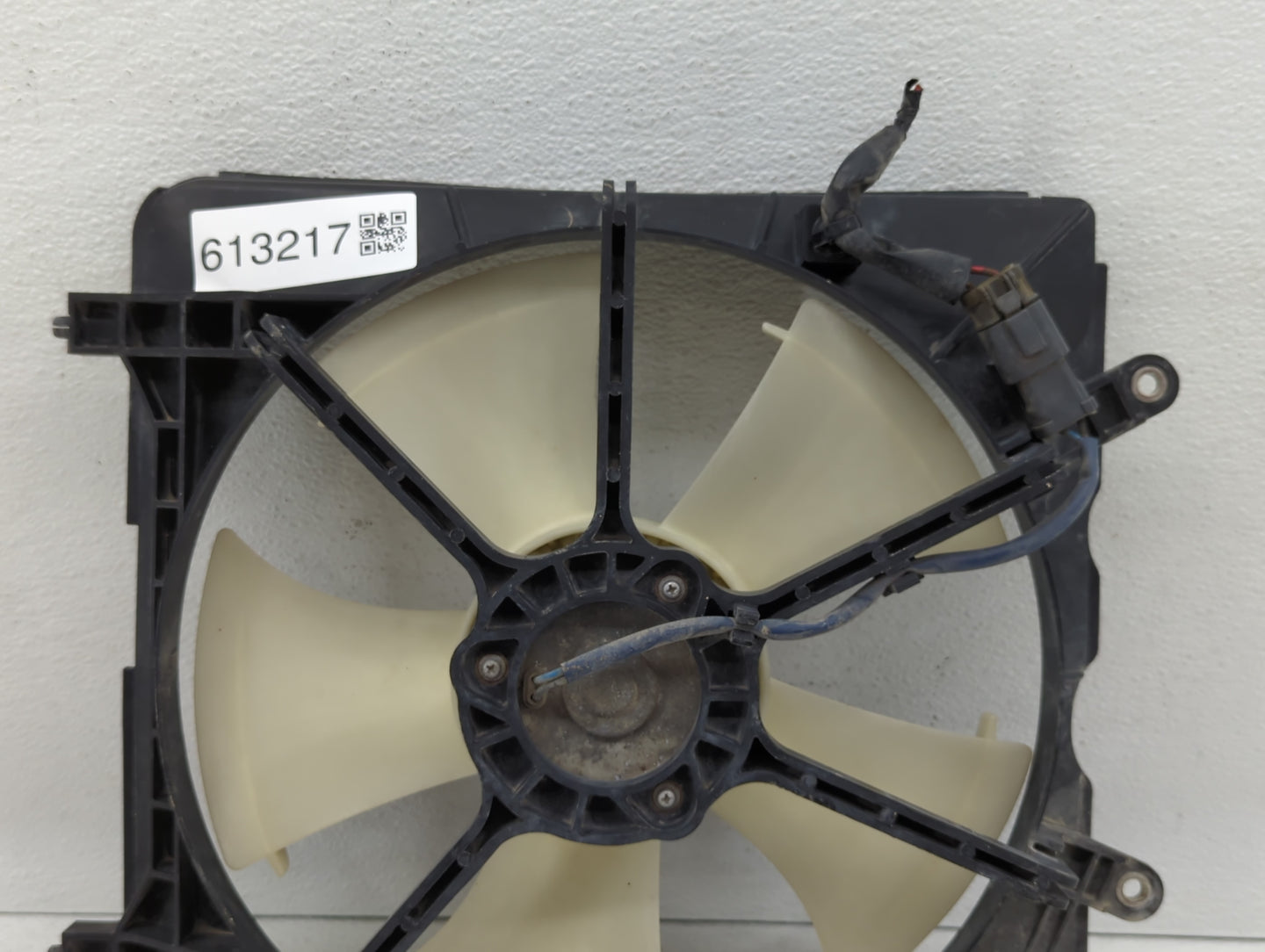 2006-2011 Honda Civic Left Radiator Fan Motor Assembly 613217 - Oemusedautoparts1.com