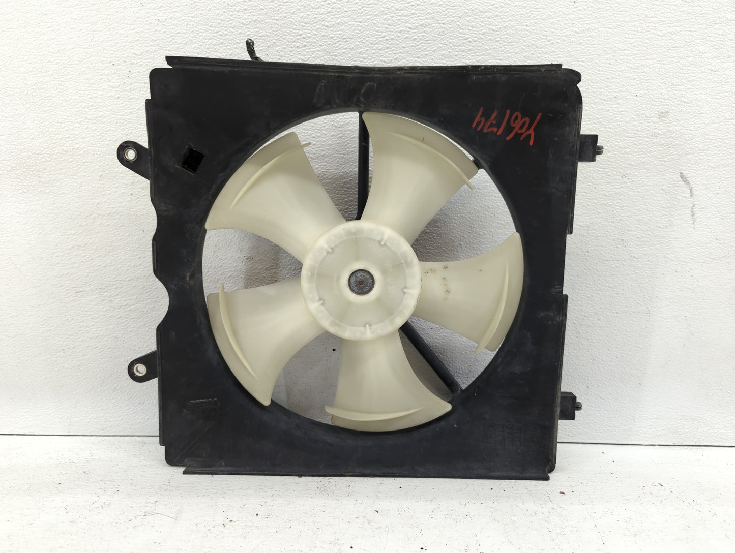 2006-2011 Honda Civic Left Radiator Fan Motor Assembly 613217 - Oemusedautoparts1.com