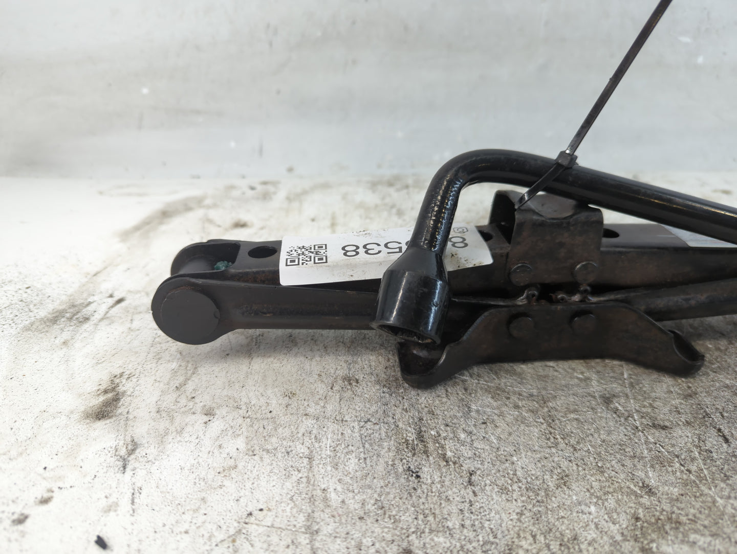 2007 Honda Civic Spare Scissor Car Jack 845538 - Oemusedautoparts1.com