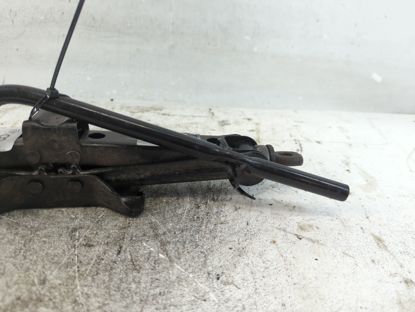 2007 Honda Civic Spare Scissor Car Jack - Oemusedautoparts1.com