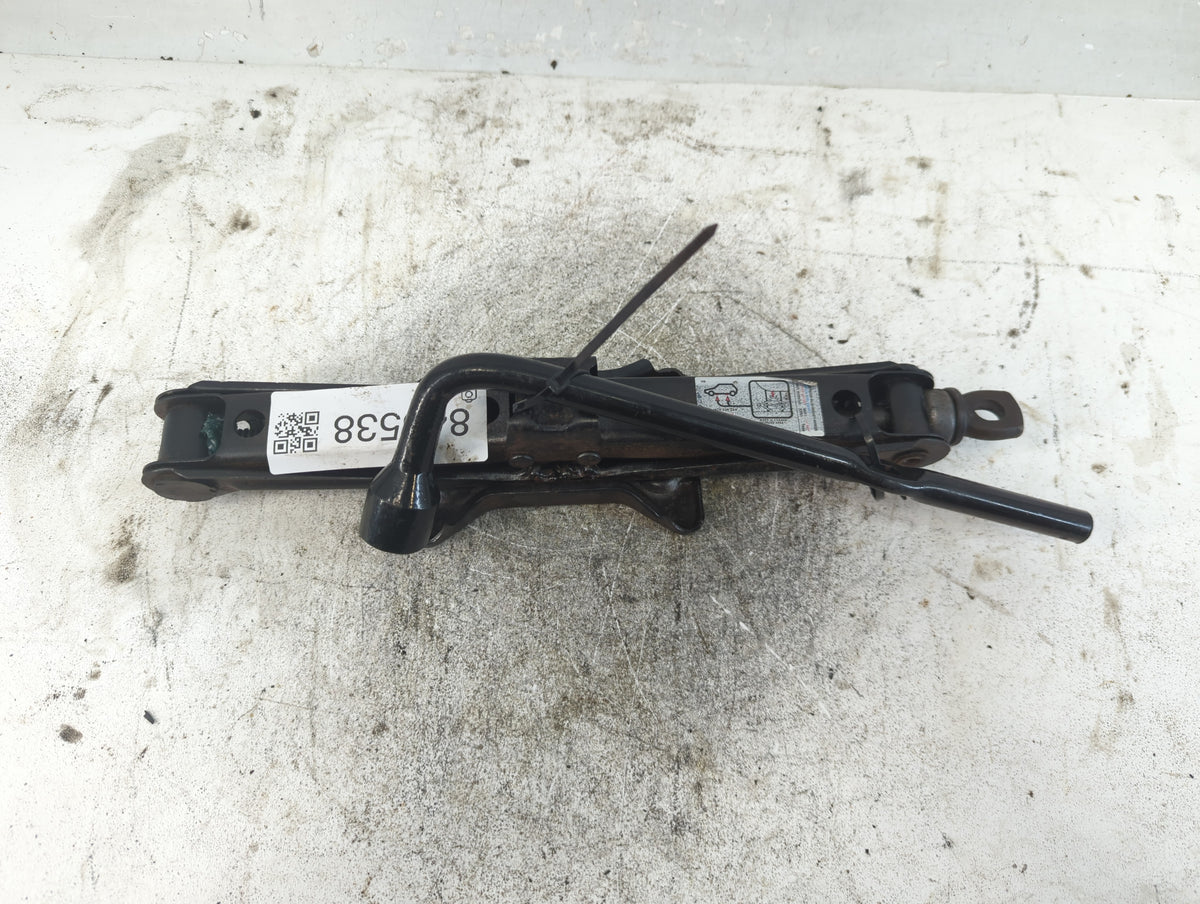 2007 Honda Civic Spare Scissor Car Jack 845538 - Oemusedautoparts1.com