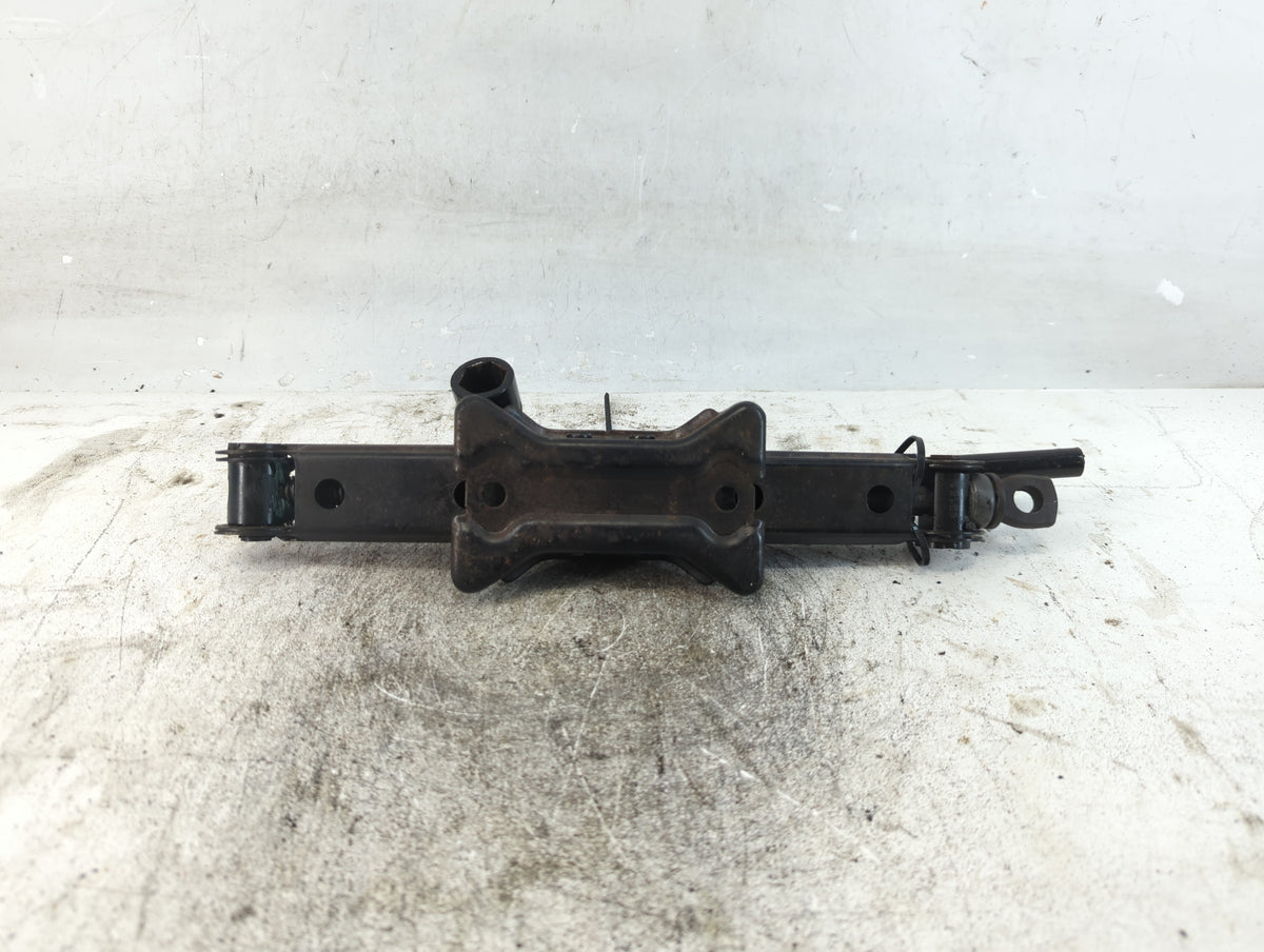 2007 Honda Civic Spare Scissor Car Jack 845538 - Oemusedautoparts1.com