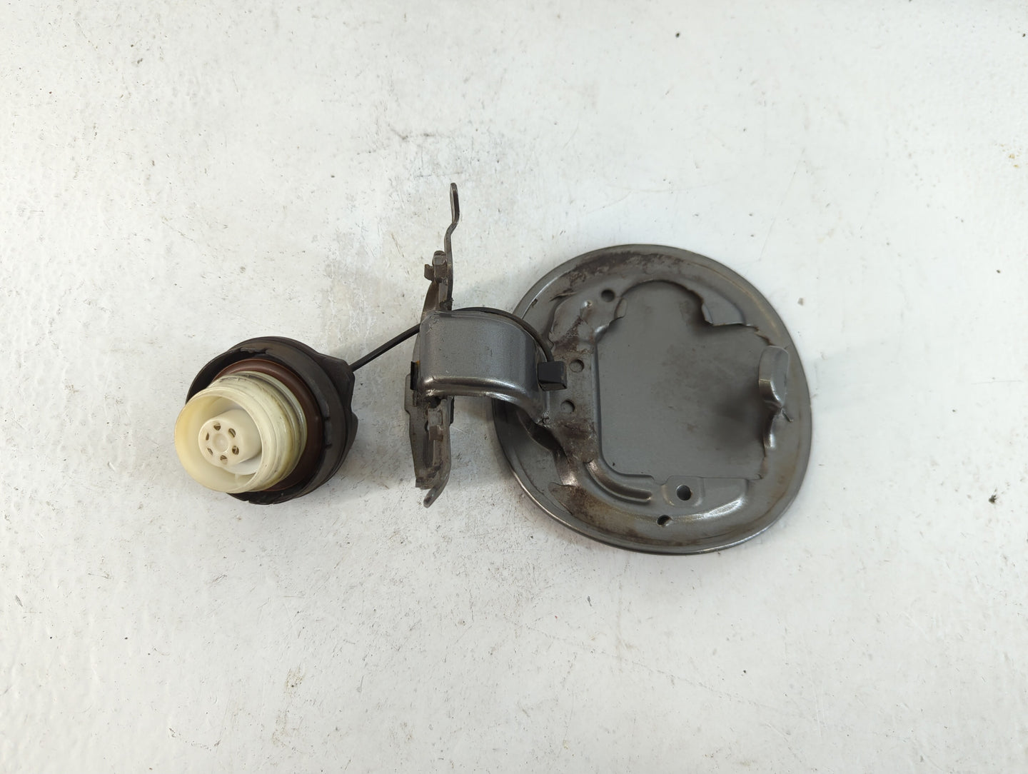 2007 Honda Civic Fuel Tank Door Lid Gas Tank Grey - Oemusedautoparts1.com