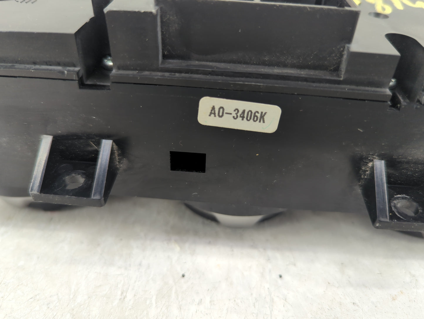 2003-2008 Honda Element Climate Control Module Temperature AC/Heater Replacement P/N:AO-3406K Fits OEM Used Auto Parts - Oem
