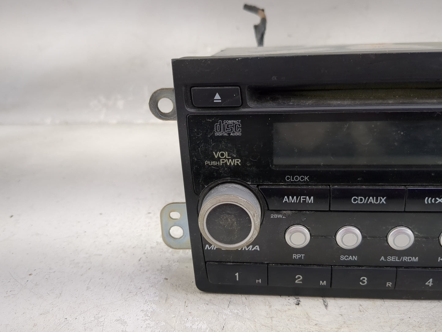 2007-2011 Honda Element Radio AM FM Cd Player Receiver Replacement P/N:39101-SCV-A310-M1 MF827A0 Fits OEM Used Auto Parts - 