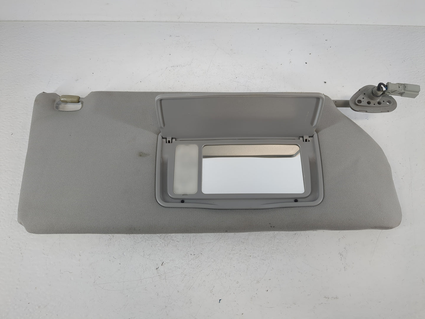 2006-2010 Honda Odyssey Sun Visor Shade Replacement Passenger Right Mirror Fits Fits 2006 2007 2008 2009 2010 OEM Used Auto 