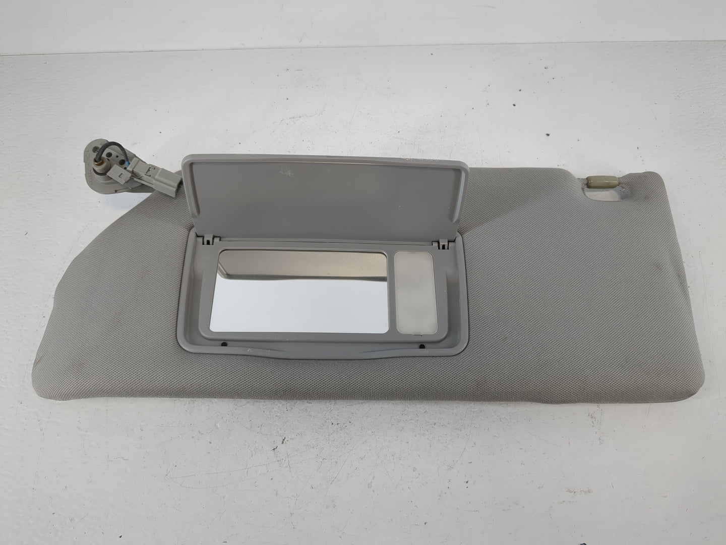2006-2010 Honda Odyssey Sun Visor Shade Replacement Passenger Right Mirror Fits Fits 2006 2007 2008 2009 2010 OEM Used Auto 