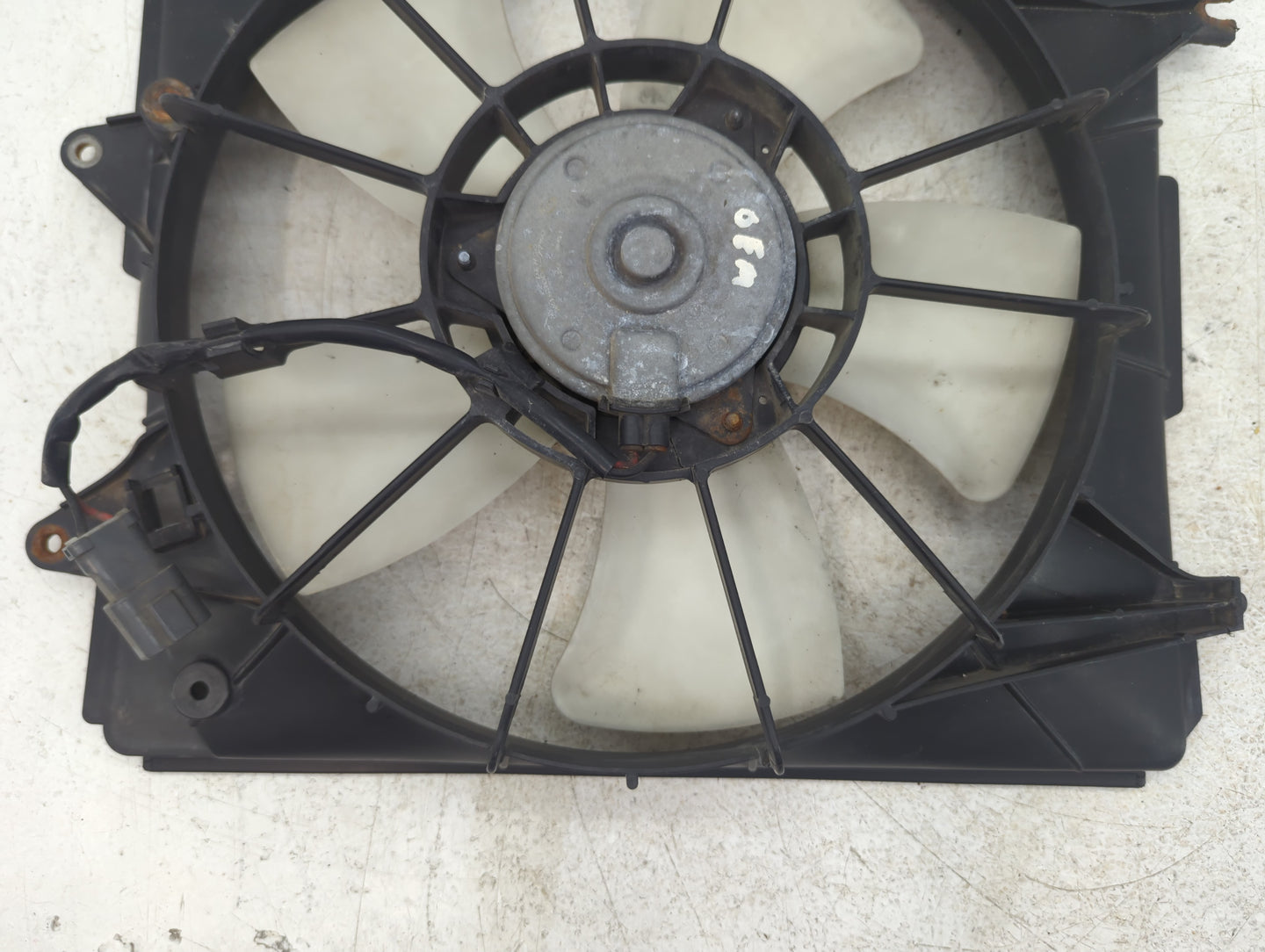 2007 Honda Odyssey Front Left Electric Cooling Motor - Oem - Oemusedautoparts1.com