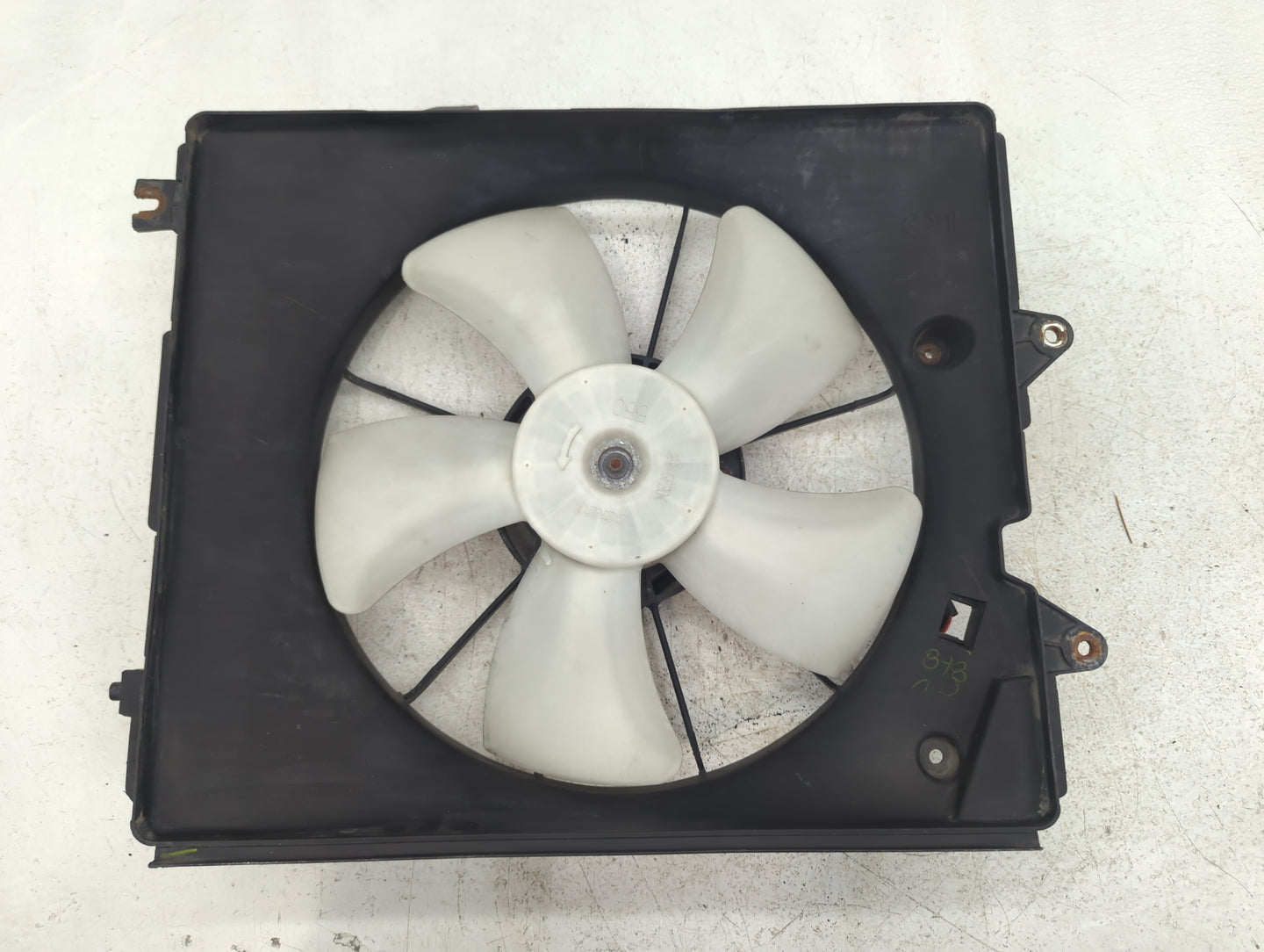 2007 Honda Odyssey Front Left Electric Cooling Motor - Oem - Oemusedautoparts1.com