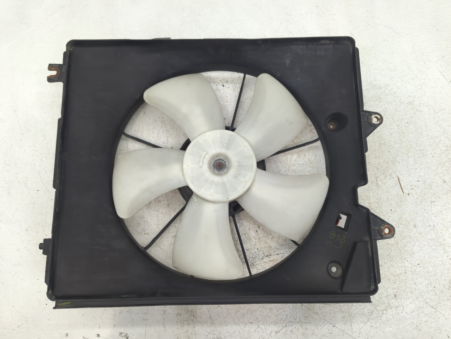2007 Honda Odyssey Front Left Electric Cooling Motor - Oem - Oemusedautoparts1.com