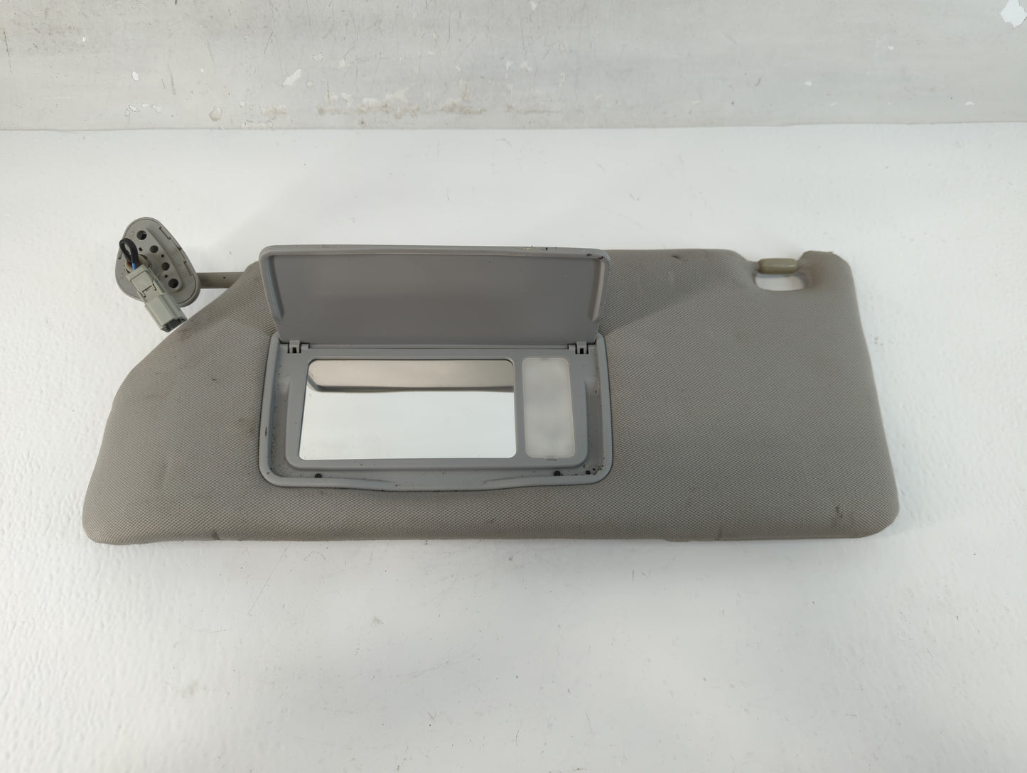 2006-2010 Honda Odyssey Sun Visor Shade Replacement Driver Left Mirror Fits Fits 2006 2007 2008 2009 2010 OEM Used Auto Part