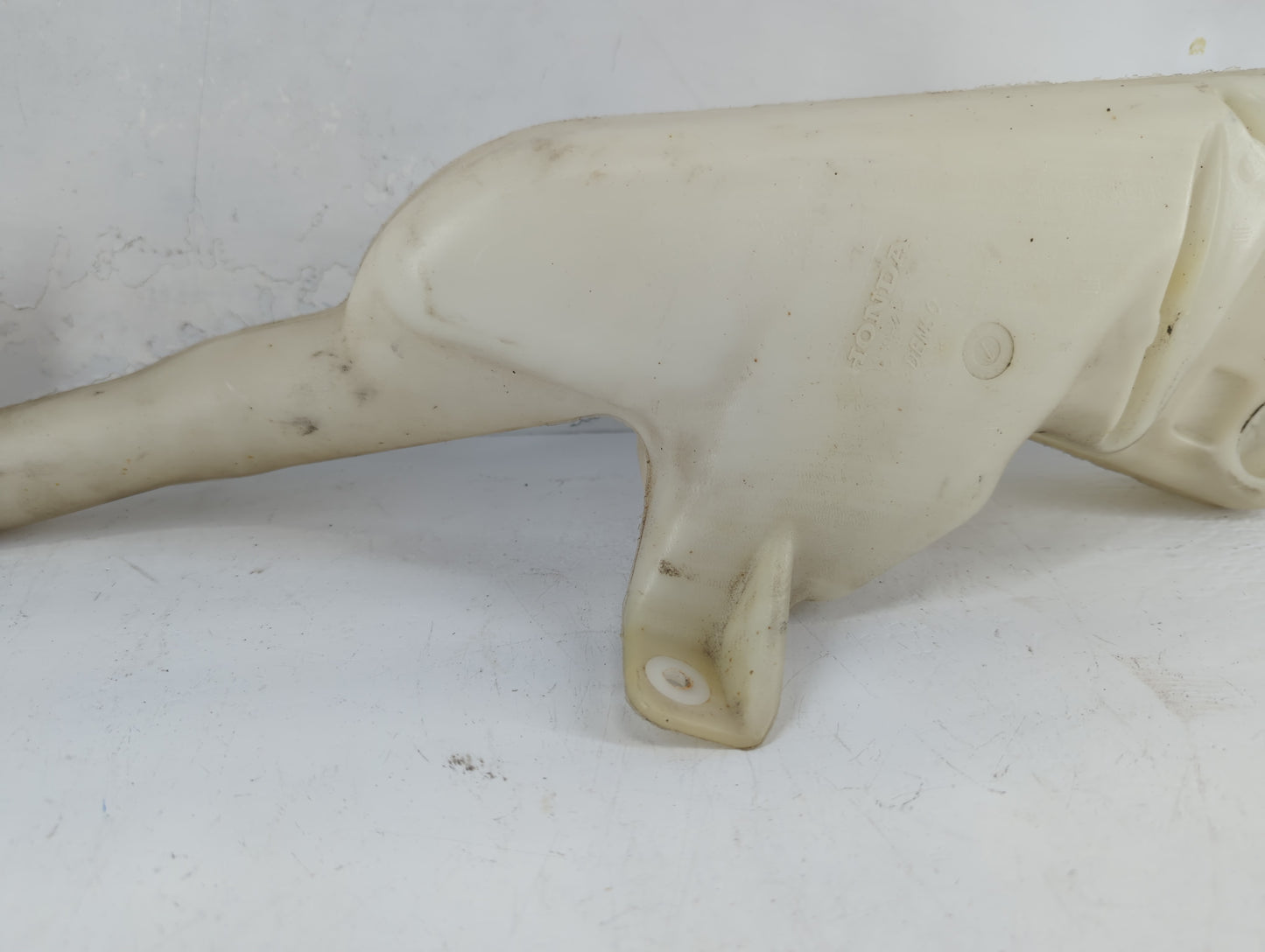 2005-2010 Honda Odyssey Windshield Washer Fluid Reservoir Bottle Oem - Oemusedautoparts1.com