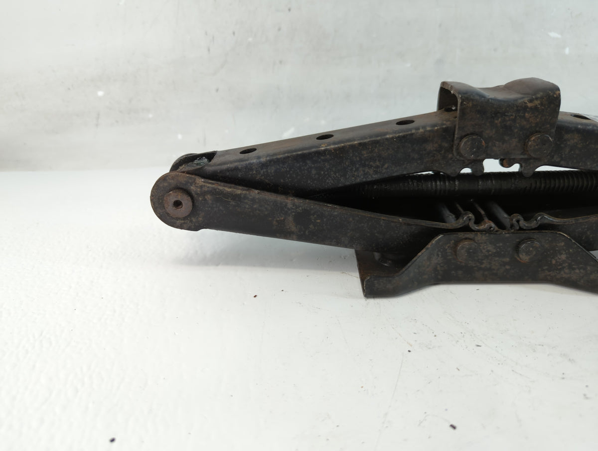 2007 Honda Odyssey Spare Scissor Car Jack - Oemusedautoparts1.com
