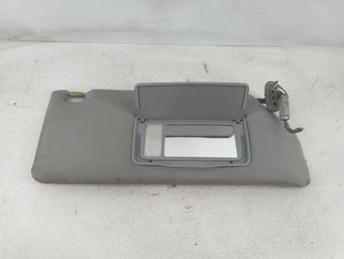 2006-2010 Honda Odyssey Sun Visor Shade Replacement Passenger Right Mirror Fits Fits 2006 2007 2008 2009 2010 OEM Used Auto 