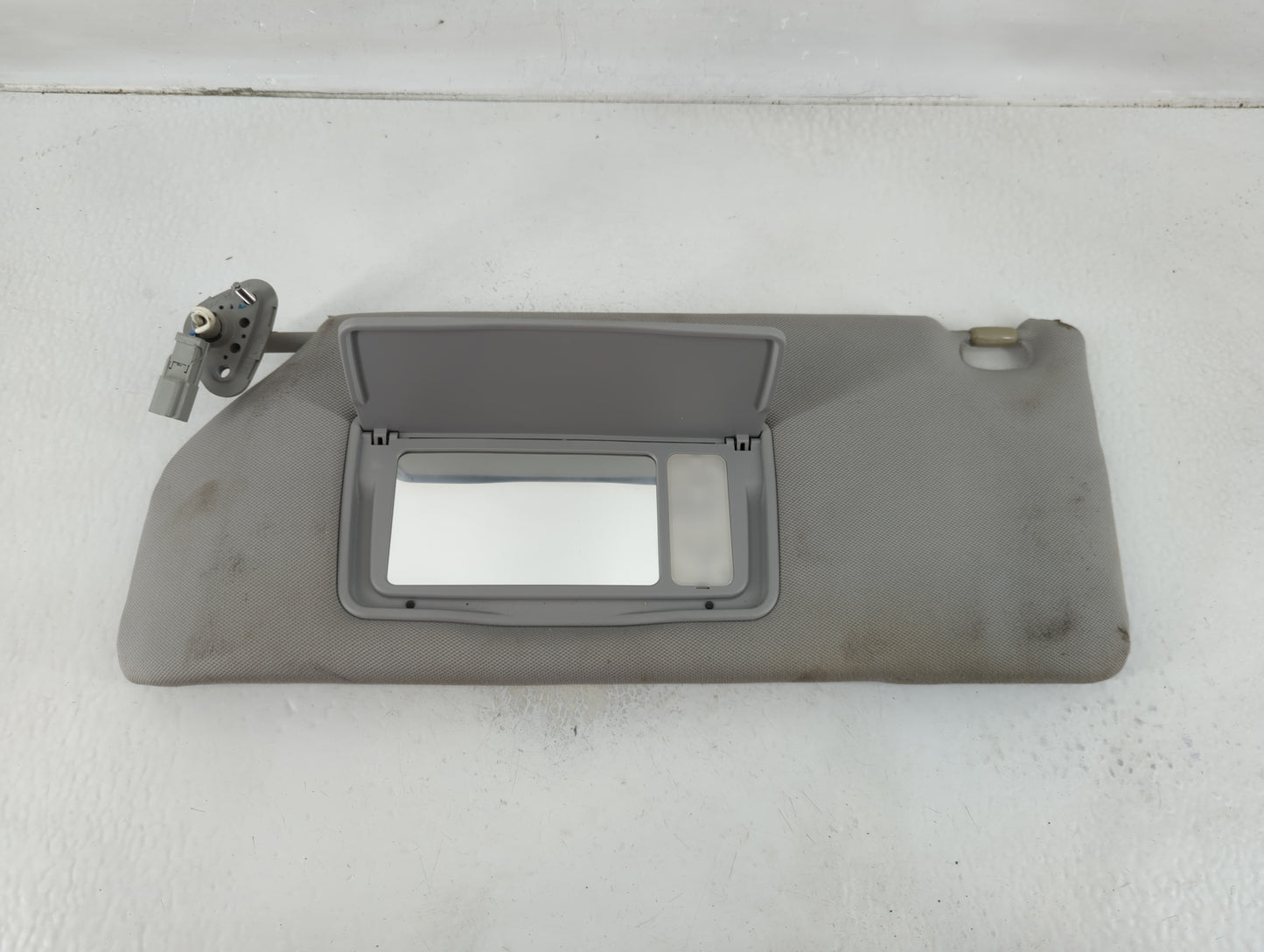 2006-2010 Honda Odyssey Sun Visor Shade Replacement Driver Left Mirror Fits Fits 2006 2007 2008 2009 2010 OEM Used Auto Part