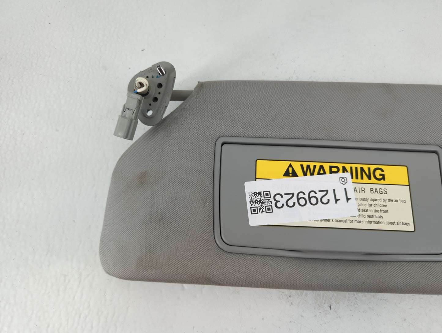 2006-2010 Honda Odyssey Sun Visor Shade Replacement Driver Left Mirror Fits Fits 2006 2007 2008 2009 2010 OEM Used Auto Part