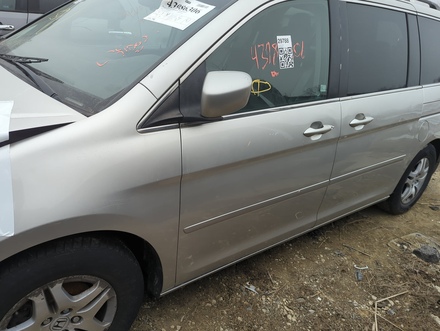 2005-2007 Honda Odyssey Driver Front Door Oem 1385525 - Oemusedautoparts1.com