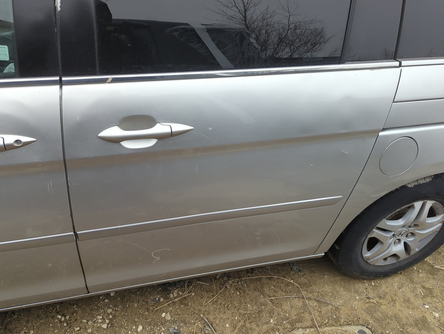 2005-2007 Honda Odyssey Driver Rear Door Oem 1385610 - Oemusedautoparts1.com